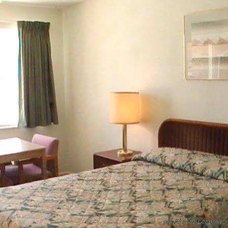 Hometown Inn Galion Exterior photo